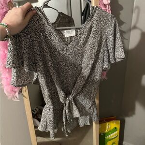 business casual black and white v neck